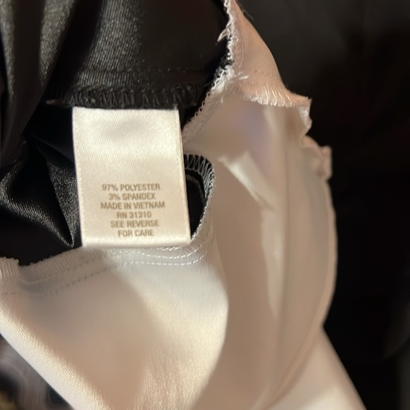 Darby black and white dress with detail zippers size 6 - Picture 8 of 8